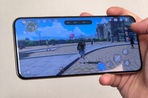 Смартфон-хамелеон с тройной камерой: обзор на Realme 14 Pro+ 